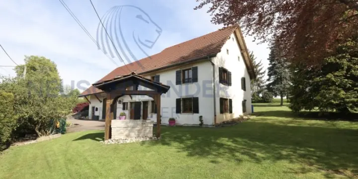 Ferme rénovée avec beaucoup de savoir faire