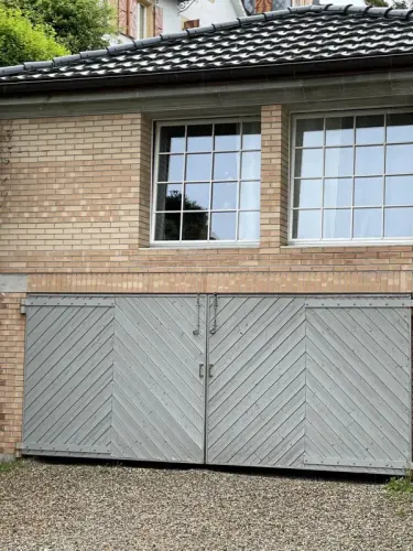 garage un véhicule-quartier Château Neuchâtel à Neuchâtel