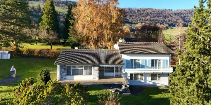 Fort potentiel pour cette villa avec une parcelle de 2'962 m²