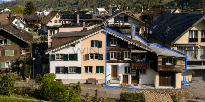 Dreifamilienhaus mit Garten-/Parkplatzparzelle