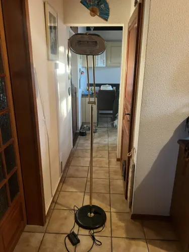 A vendre lampe halogène sur pieds à Corserey