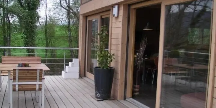 Chalet avec piscine chauffée