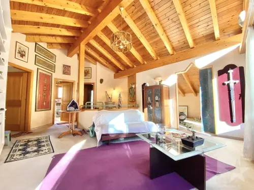 Belle villa de 200 m2, 2 garages, magnifique jardin et vue dégagée !
