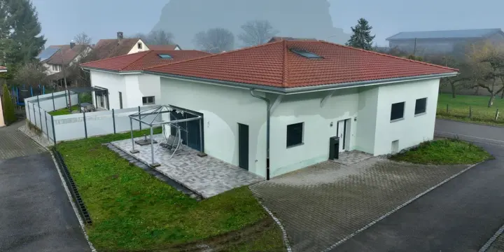 Spacieuse maison familiale de 10,5 pièces situés à Cornol