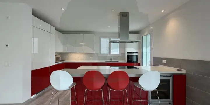 Spacieuse maison familiale de 10,5 pièces situés à Cornol