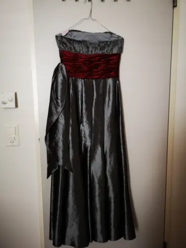 Robe por fête à Aclens