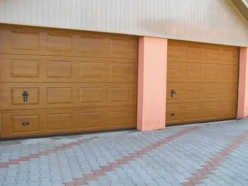 Porte de garage MCA à Cluj-Napoca
