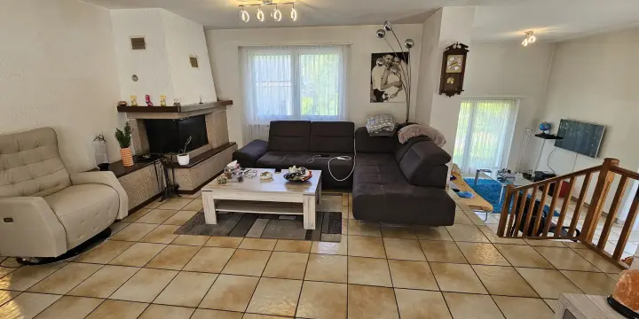 À vendre à Courroux spacieuse maison de 6.5 pièces