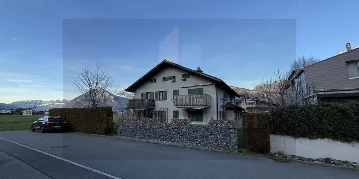 6.5 Zimmer Einfamilienhaus, zentrale ruhige Lage. Einseitig angebaut