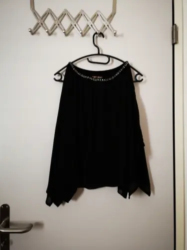 Haut noir à Aclens