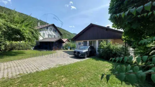 Maison locative de 2 appartements sur une parcelle de 730 m² à Moutier
