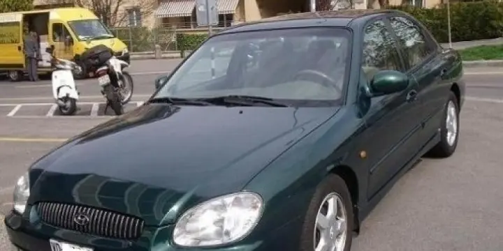 Hyundai sonata2000