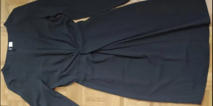 Robe noire Divided Comme neuve