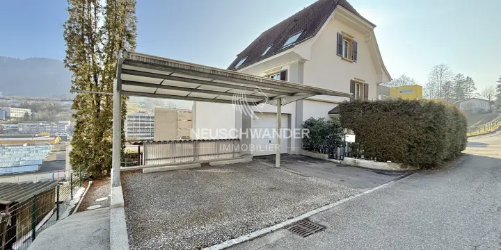 À vendre à Moutier superbe maison de maître de 10 pièces