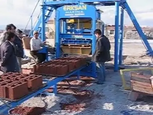 machine de parpaing, brique, hourdis à istanbul