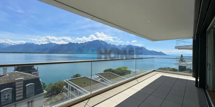 Sur les quais de Montreux, au centre ville