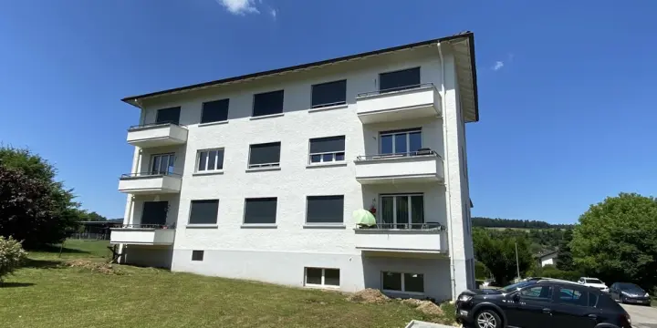 Appartement de 3,5 pièces avec balcon et une très belle vue.
