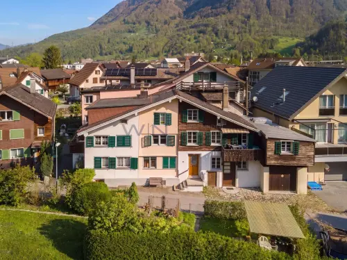 4-Parteienhaus / voll vermietet / 5.4% à Glarus Nord