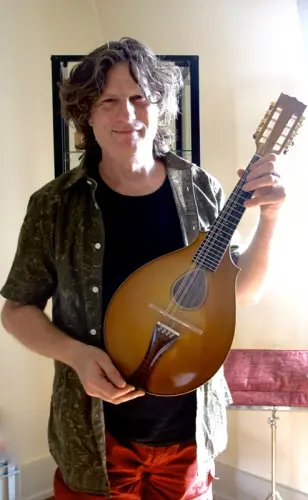 Cours de guitare,mandoline et violoncelle à Aigle! à Aigle