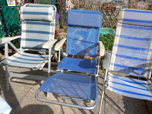 3 Chaises règlables à Lausanne