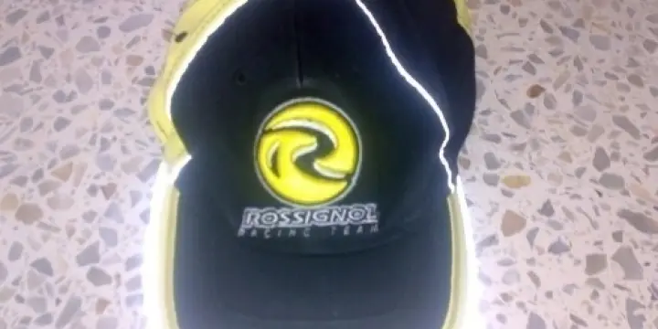 3  belles casquettes à vendre 