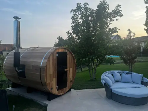 Sauna tonneau en cèdre - Fun-iBarrel à Vétroz