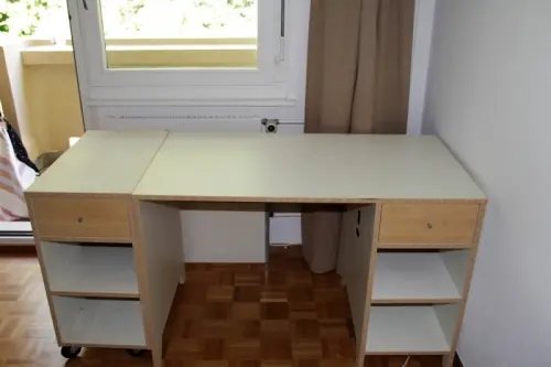 bureau ikea billy à LAUSANNE
