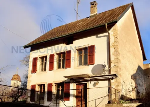 Petite maison à l'orée des terres agricoles et proche du village à Chevenez