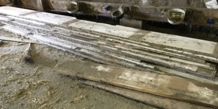planches a vendre et anciens abrevoirs 