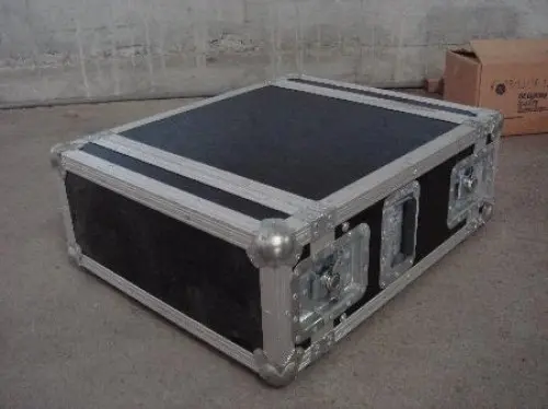 Flight-case Pro 19" 4U à Pomy