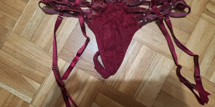 Culottes et string souillés