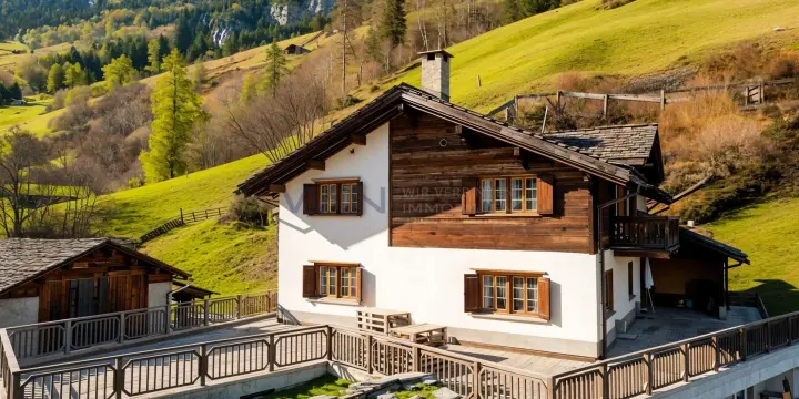 Alpine-Chic: Chalet auf Bergkristall-Nievau