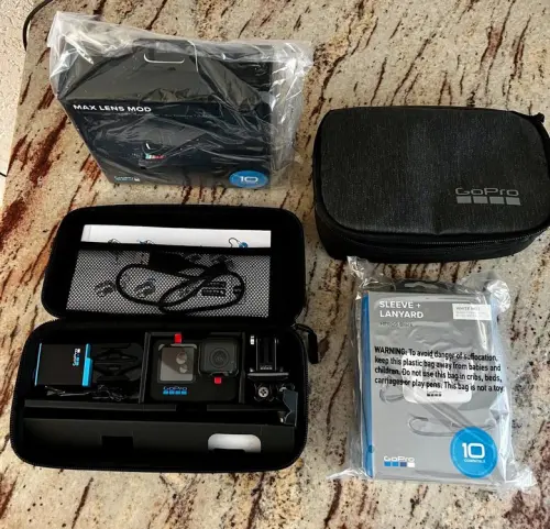 GOPRO HERO 10 et accessoires neufs emballages d'origine à Neuchâtel