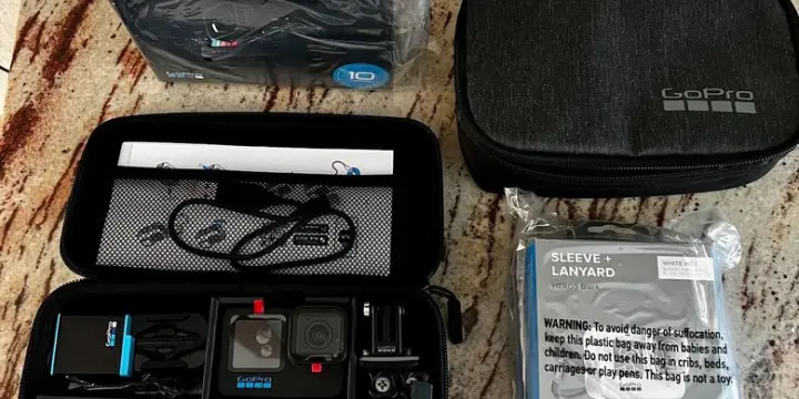 GOPRO HERO 10 et accessoires neufs emballages d'origine
