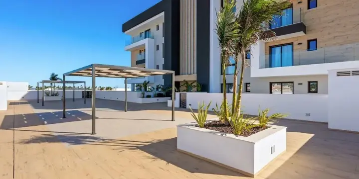 Espagne. Appartement neuf 4 pièces. 97 m² + terrasse de 87 m². Los Alcazares.