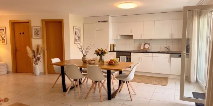 Sonniges Terrassen-Highlight gepaart mit kühlen, ruhigen Schlafoasen