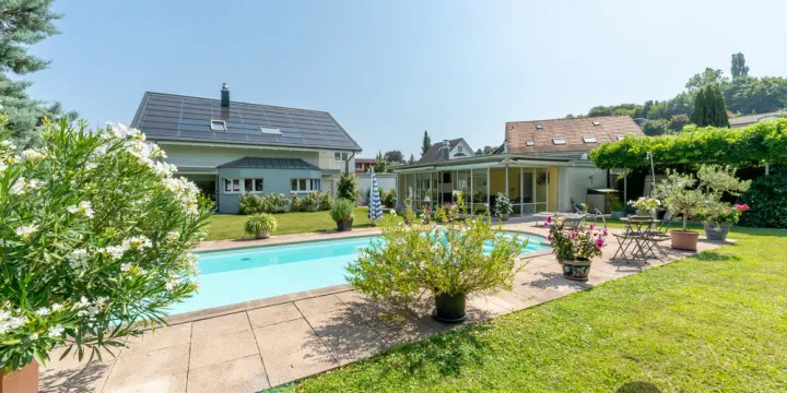 Wohnglück trifft auf Gartenidylle