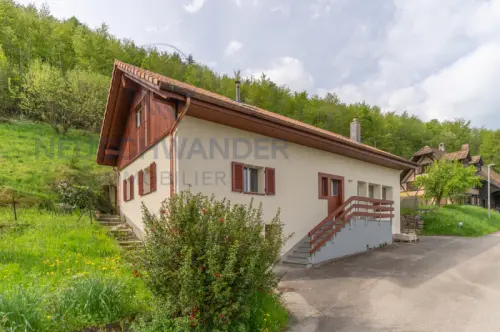 Maison rénovée de 140 m² sur un terrain de 1'061 m² à Vendlincourt