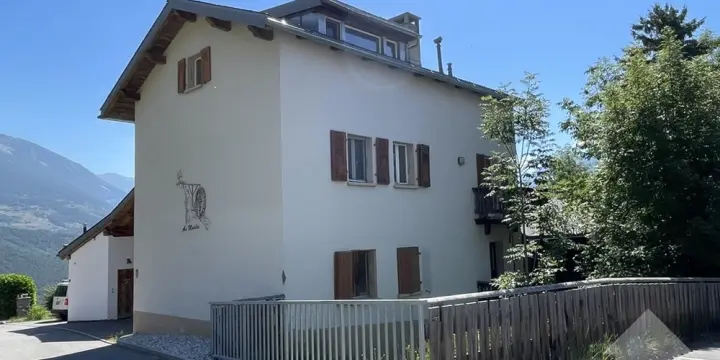 Maison ancienne en partie transformée: 1 duplex et 1 niveau à aménager