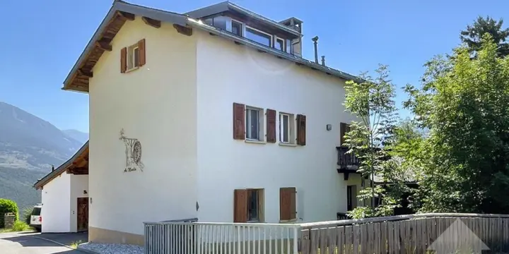 Maison ancienne en partie transformée: 1 duplex et 1 niveau à aménager
