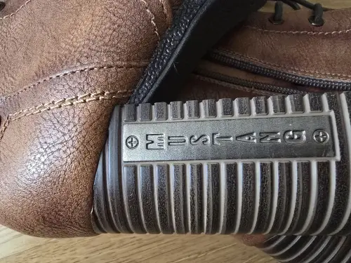 Bottes  Mustang à Renens