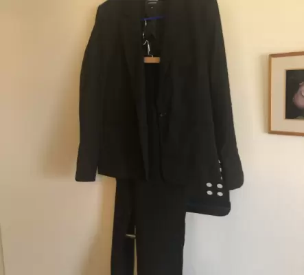 Costume noir Manor veste taille 44 pantalon taille 40