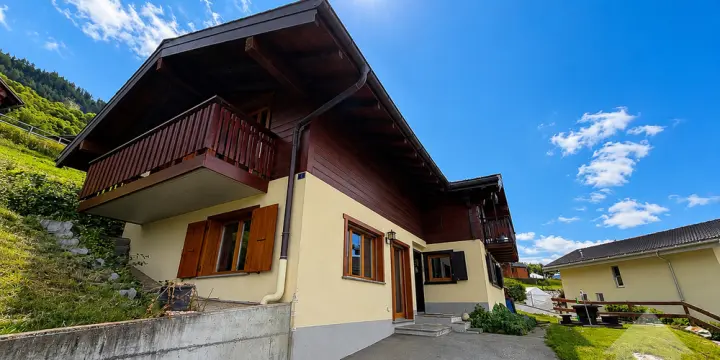 Charmante maison avec vue panoramique sur la plaine
