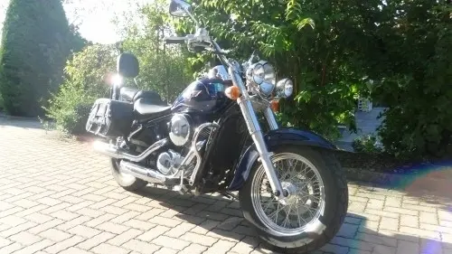 Kawasaki VN 800  à Courtion