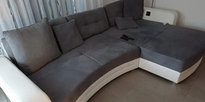 à vendre salon avec lumière Led et son.