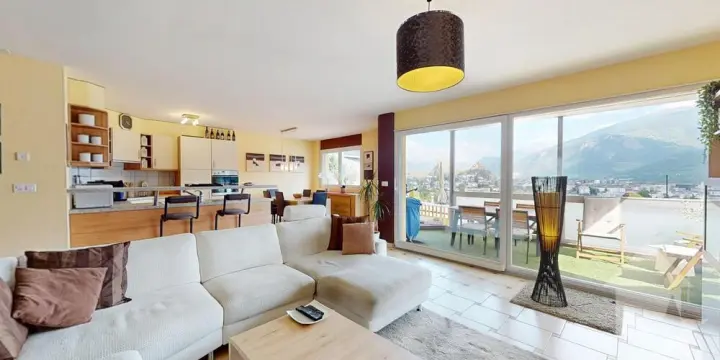 Bel appartement en terrasse avec un garage et une vue exceptionnelle !