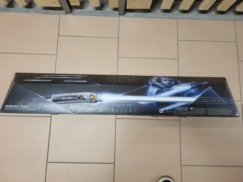 sabre laser black série d'Ahsoka Tano