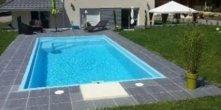 belle maison contemporaine avec piscine