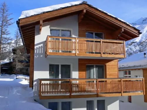 Saas-Fee vacances dans le *Chalet Minergie Saasia* 9 Pax à Saas-Fee