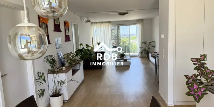 Appartement lumineux de 3.5 pièces situé au Mont-sur-Lausanne.